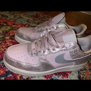 Nike women’s Air Force I